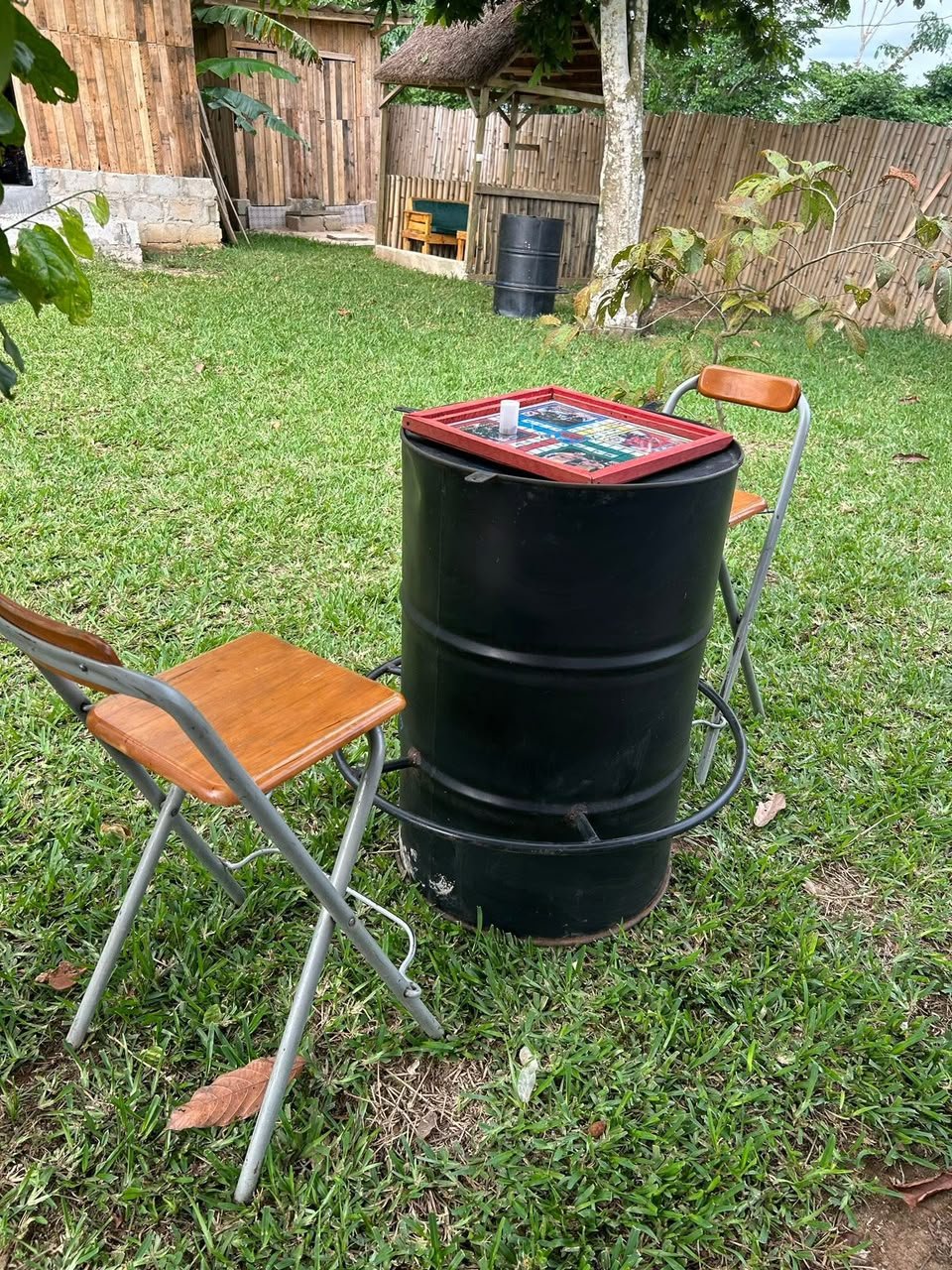 Coin jeux et convivialité au Campement Quenum